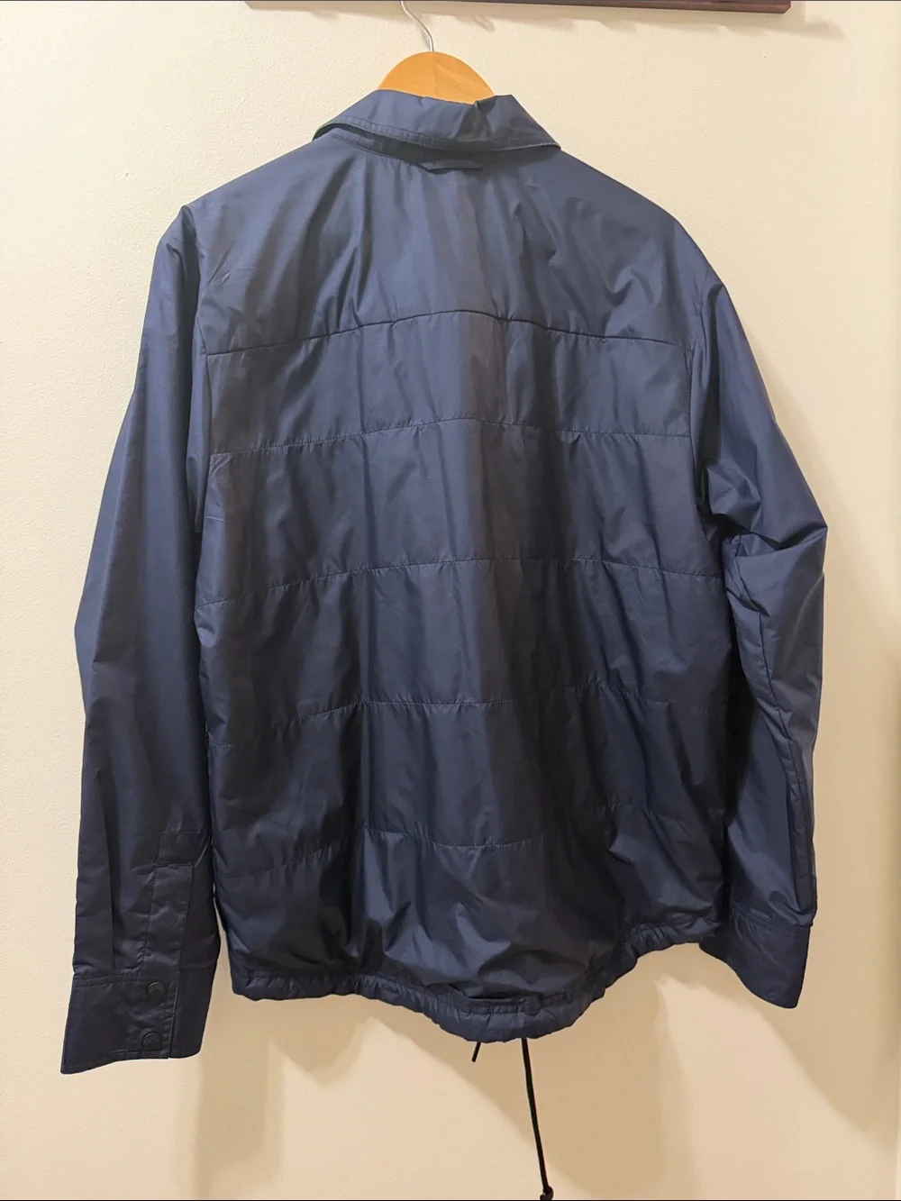 The North Face Men’s Navy Windbreaker Coach Jacket with Green Trim rever Size L